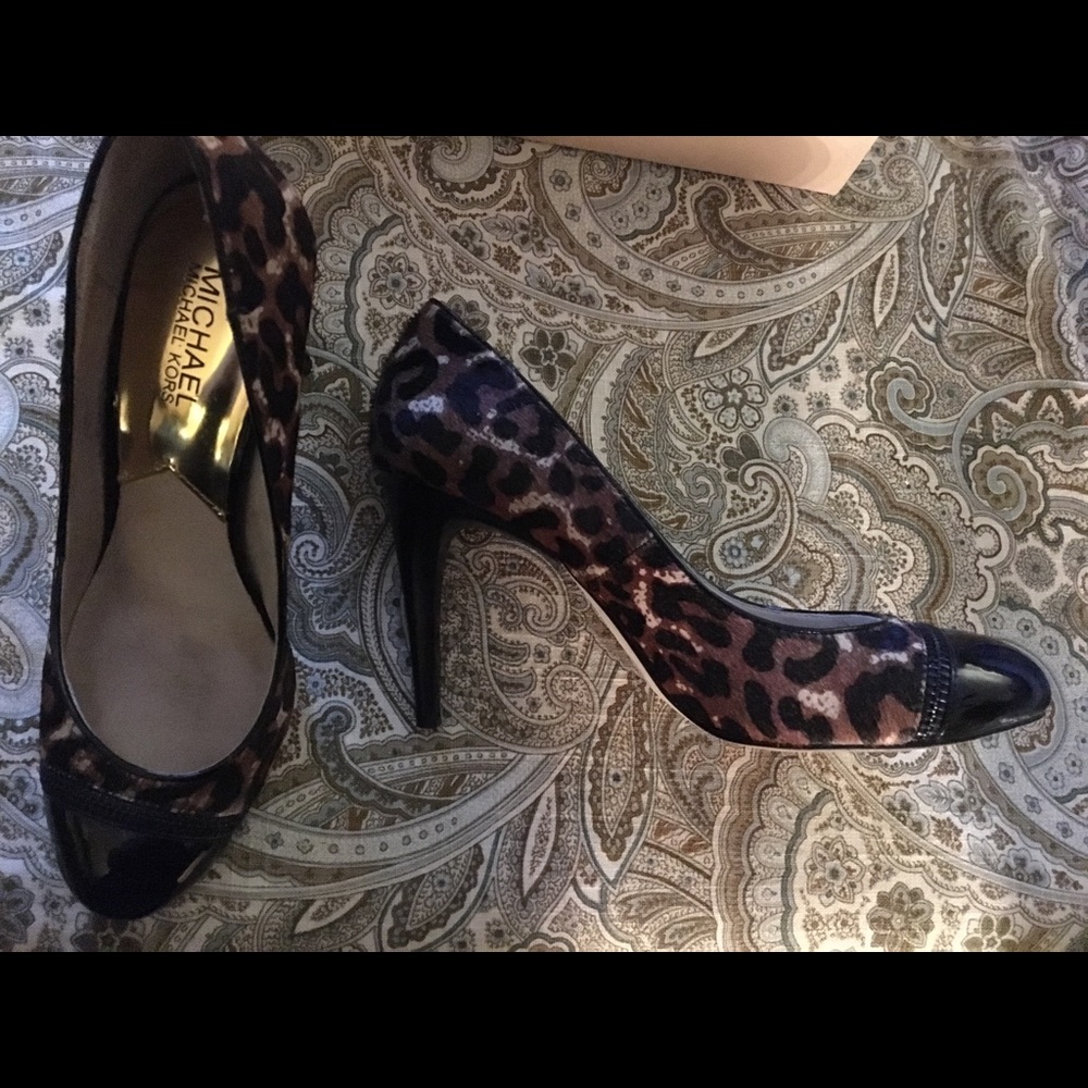 Michael Kors Leopard Pump